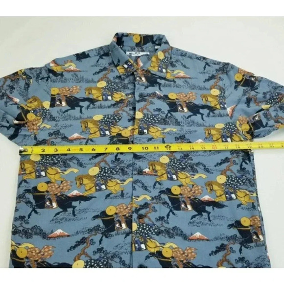 Uniqlo Size XS Men's Asian Inspired Design Blue Short Sleeve Rayon Shirt - Picture 2 of 7